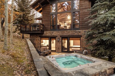 Luxury Granite Ridge Ski Home | Walk to Ski! | Abode at Fox Run