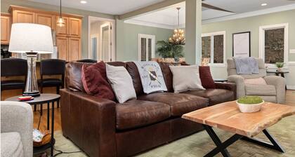 Hot Tub Pool Table GameRoom Grill Pool Tennis Golf