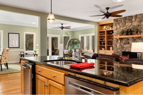 Hot Tub Pool Table GameRoom Grill Pool Tennis Golf