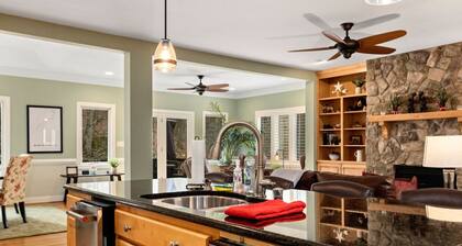 Hot Tub Pool Table GameRoom Grill Pool Tennis Golf