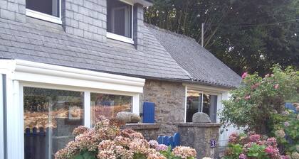 Maison typiquement bretonne Ă 20 minutes de la cĂŽte de granit rose