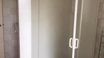 Bruser, håndklæder, Toiletpapir