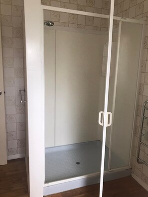 Bruser, håndklæder, Toiletpapir