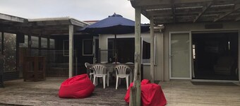 Himatangi Getaway w/ spa - Family Friendly