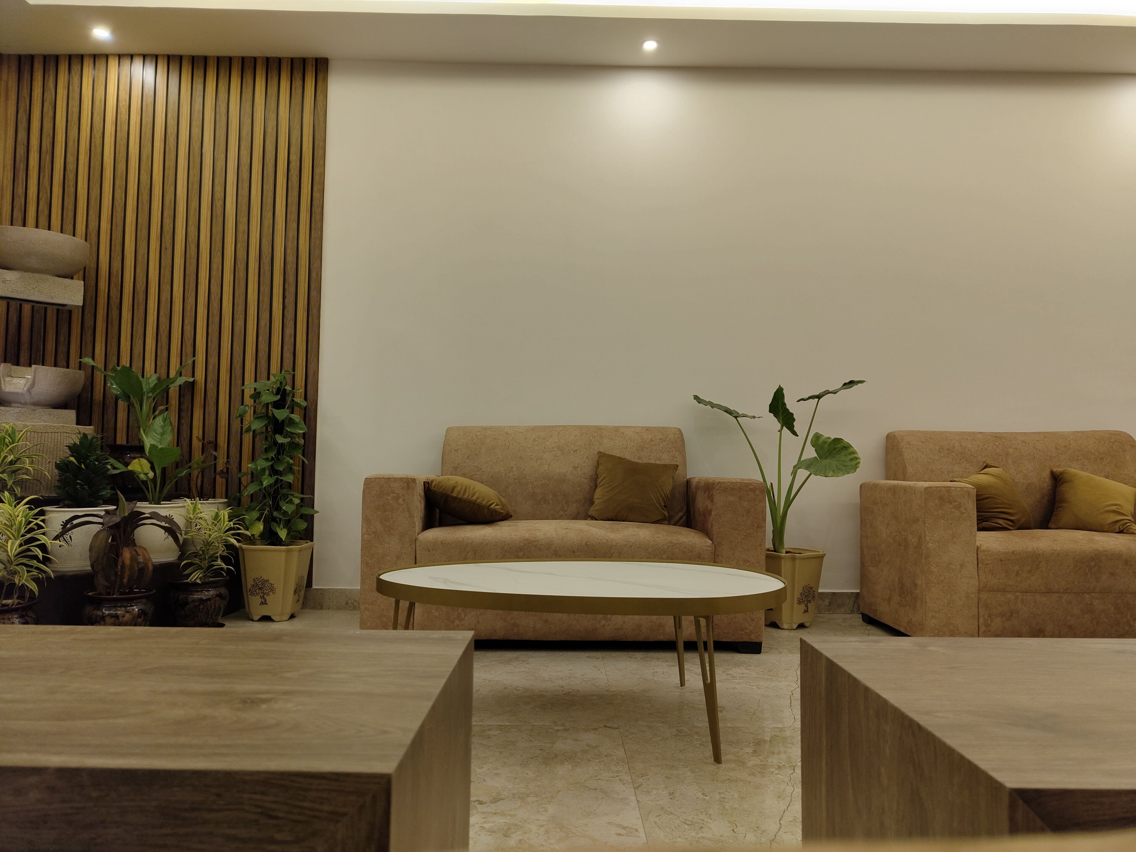 Suite | Living area | 32-inch TV with satellite channels, fireplace