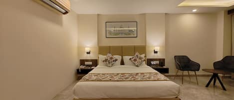 1 bedroom, premium bedding, in-room safe, blackout curtains