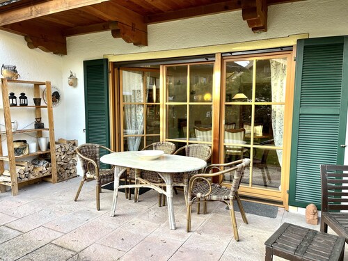 Spacious and quiet location, direct access to the Wallberg, apartment with garden