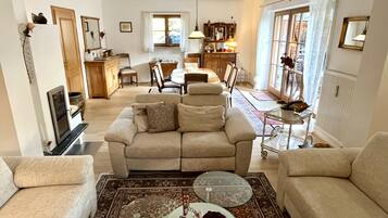 TV, fireplace, books, stereo