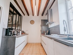 Fridge, microwave, dishwasher