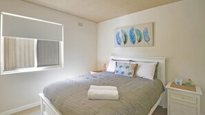 2 chambres, fer et planche à repasser, Wi-Fi, draps fournis