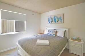 2 bedrooms, iron/ironing board, WiFi, bed sheets