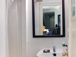 Hair dryer - Cosy artist studio in Barrio de Salamanca (Madrid)
