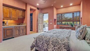 4 bedrooms, desk, iron/ironing board, free WiFi