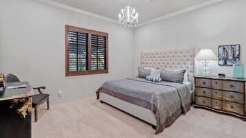 4 bedrooms, desk, iron/ironing board, free WiFi