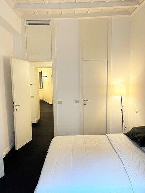 1 chambre, bureau, fer et planche à repasser, Wi-Fi gratuit
