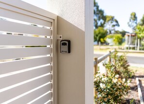 Property grounds - Lilly Pilly Cottage Margaret River (MARGARET RIVER)