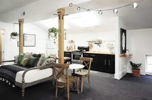 Smart TV, music library