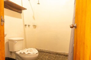 Shower - Fridas Paradise with beach access and garden! (Brisas de Zicatela)