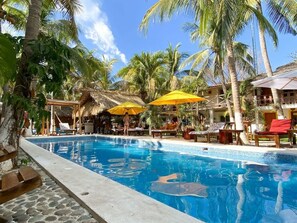 Pool - Habitación Privada con WiFi, Cerca de la Playa (Brisas de Zicatela)