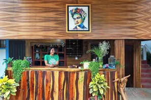 Lobby - Fridas Paradise: Playa, Alberca & Restaurante (Brisas de Zicatela)