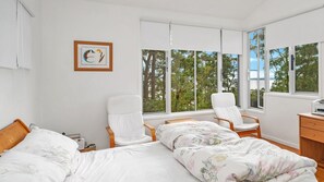 4 chambres, fer et planche à repasser, Wi-Fi gratuit, draps fournis