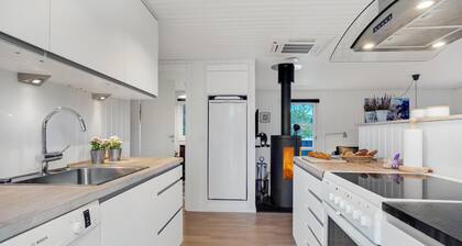 Cozy home in Pandrup with kitchen