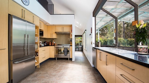 Grey Gables - Pet Friendly with Fireplace + Pool + Spa + Sauna