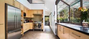 Grey Gables - Pet Friendly with Fireplace + Pool + Spa + Sauna