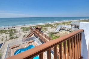 Property grounds - Adventures in Paradise: Oceanfront luxury with 4 bedrooms and private pool, ideal for 12 guests. (Oak Island)