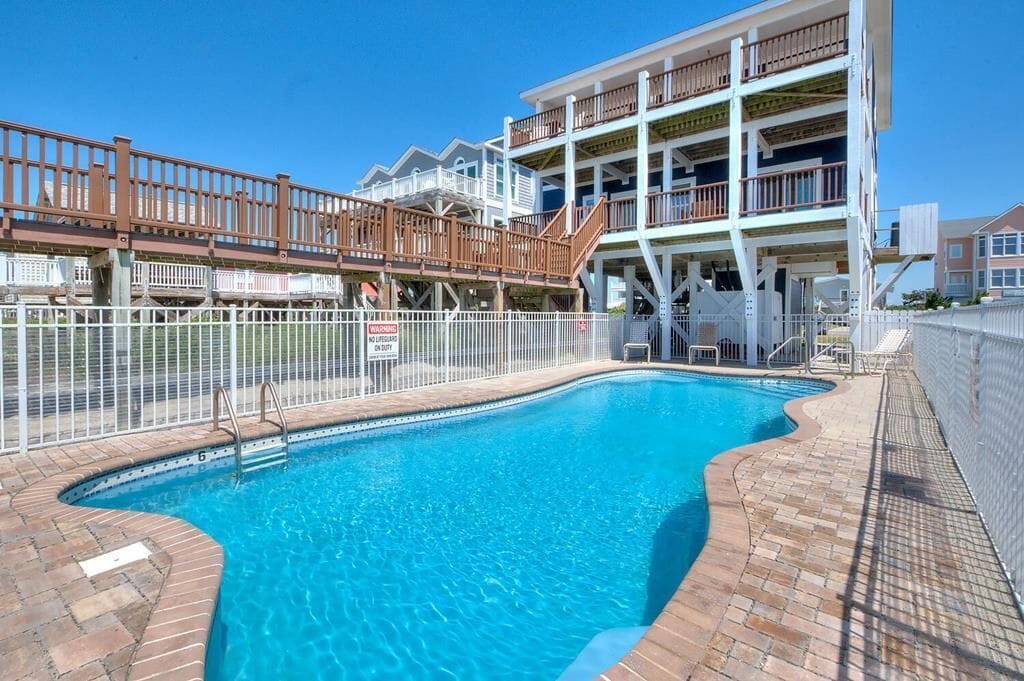 4BR/4.5BA Home - Oceanfront, Pool, Elevator, Sleeps 12