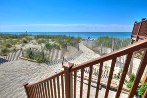 On the beach - Adventures in Paradise: Oceanfront luxury with 4 bedrooms and private pool, ideal for 12 guests. (Oak Island)