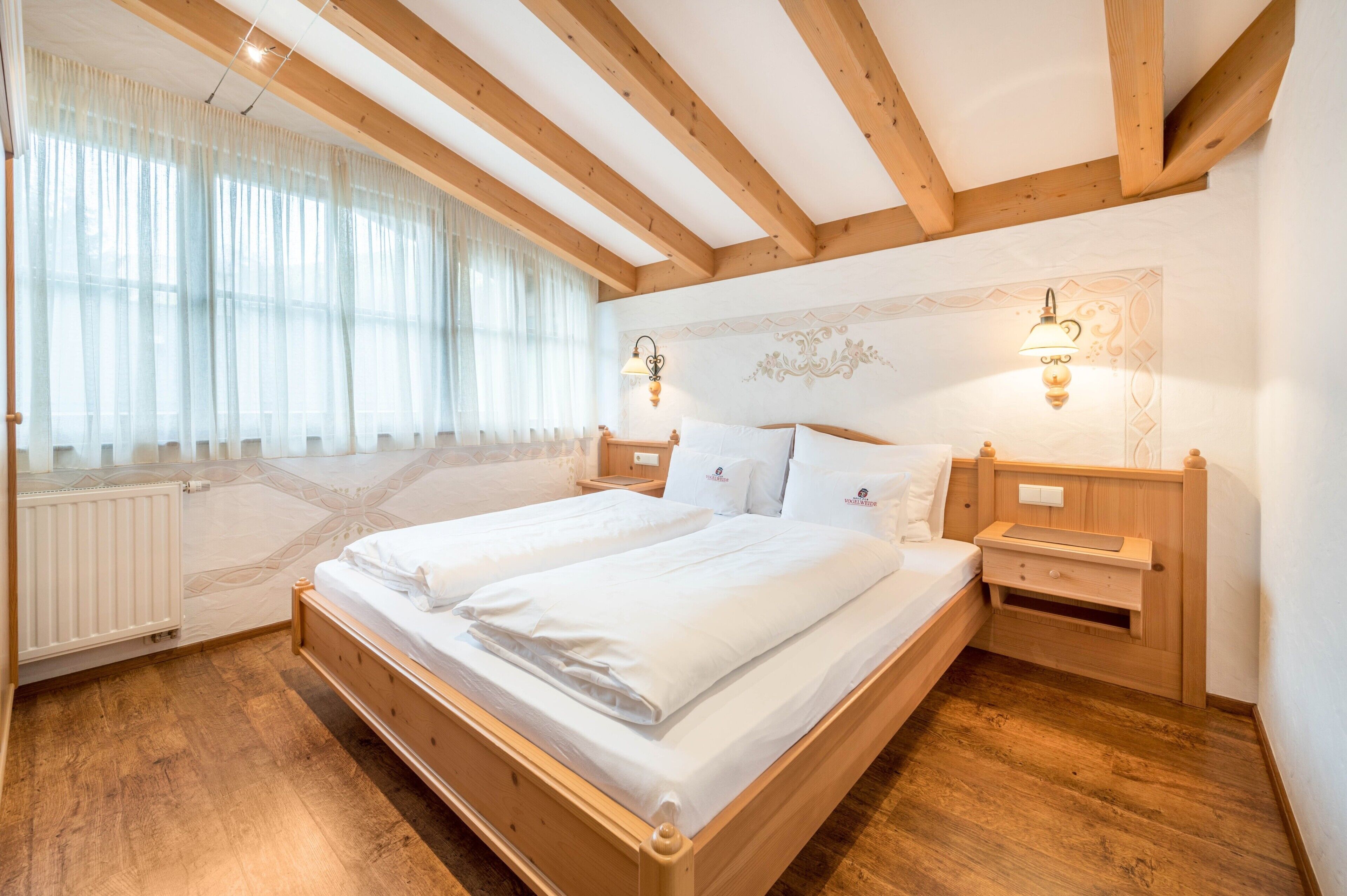 2 室のベッドルー ム、WiFi (無料)、ベッドシーツ