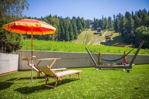 Property grounds - Holiday Apartment "Haus zur Vogelweide App 1" with Mountain View, Terrace & Wi-Fi (Dobbiaco)