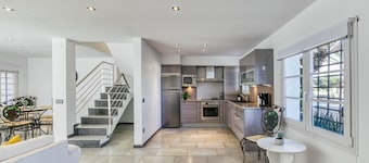 Holiday Home "Vila Empuriabrava in the center" with Garden & Wi-Fi