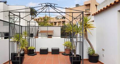 Holiday Home "Casa Vila Garajau" with Pool, Terrace & Wi-Fi