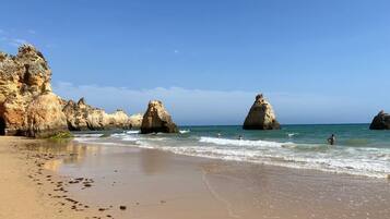 Una playa cerca