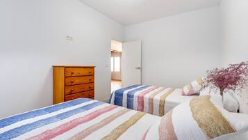 3 chambres, fer et planche Ă repasser, Wi-Fi gratuit, draps fournis