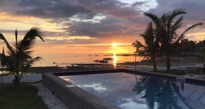 BambooBeachvilla2 NewOCEANFRONT*POOLsunsetview*kitchen STARLINK SAT upto10Guest