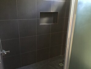 Shower, hair dryer, towels, soap - BambooBeachvilla2 NewOCEANFRONT*POOLsunsetview*kitchen STARLINK SAT upto10Guest  (Bohol dimiao)