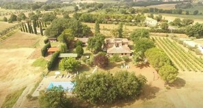 Exterior - Apartment "La Vecchia Fornace Casa Rossa" with Shared Pool & Wi-Fi (Cortona)