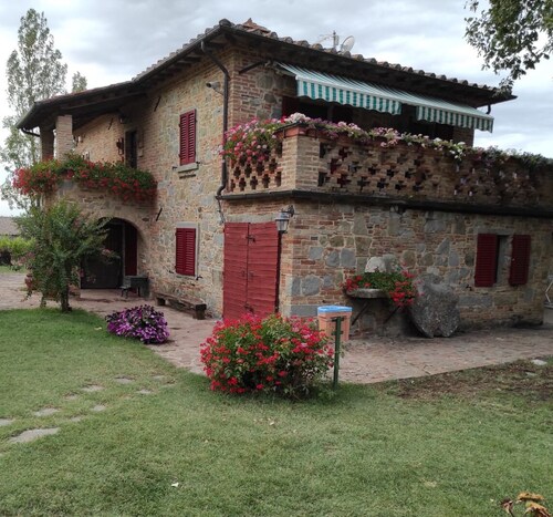 Apartment "La Vecchia Fornace La Casina" with Shared Pool & Wi-Fi