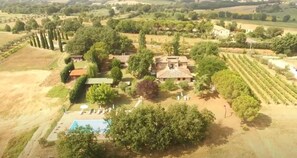 Exterior - Apartment "La Vecchia Fornace Casa Bianca" with Shared Pool & Wi-Fi (Cortona)