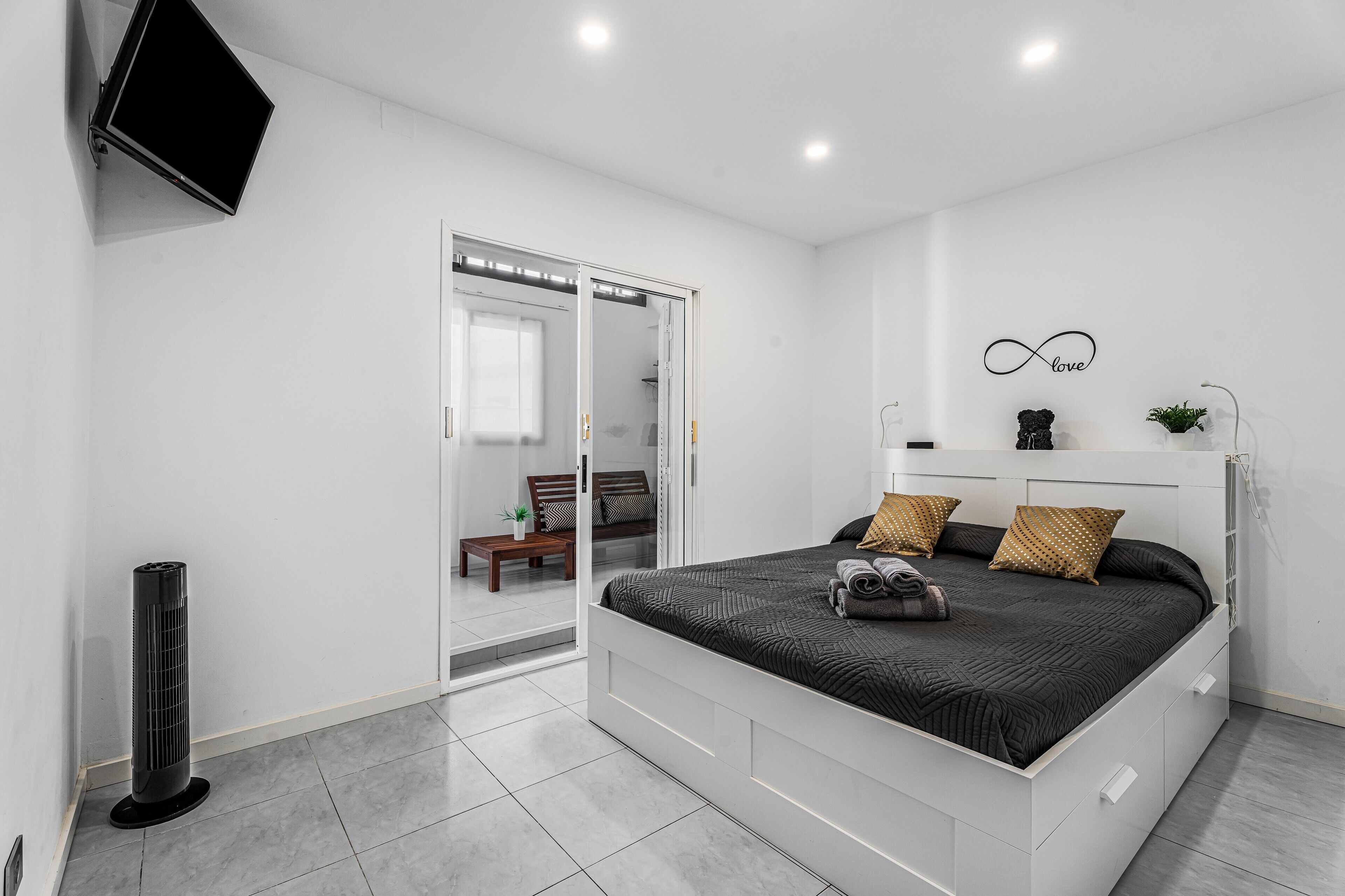 3 chambres, fer et planche à repasser, Wi-Fi gratuit, draps fournis