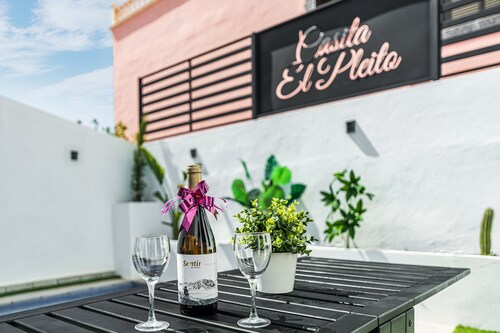 Vacation Home 'El Pleito' with Private Pool, Private Terrace and Wi-Fi