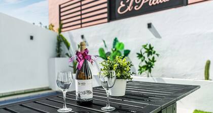 Vacation Home 'El Pleito' with Private Pool, Private Terrace and Wi-Fi