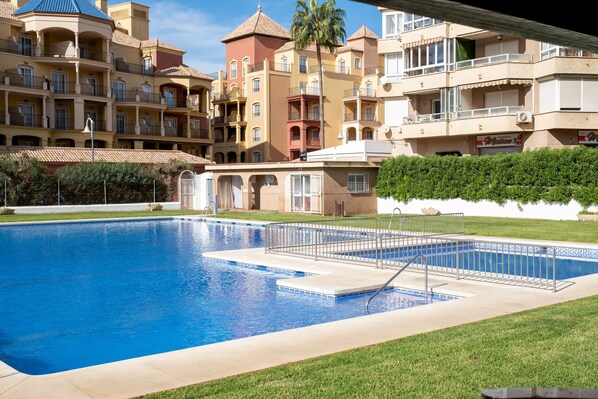 Pool - Apartment "Torrox Beach" with Pool, Garden & Wi-Fi (Torrox)