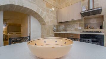 Refrigerador, horno, parrilla de estufa y periquera