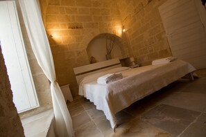 Spa - Holiday Home "Masseria La Scalella - Cisterna x 2" with Sea View & Wi-Fi (manduria)