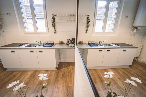 冰箱、微波炉、烤箱、炉灶