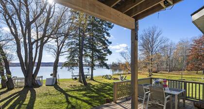 The Sweet Seclusion Cottage with 100 feet of Private frontage Pickerel Lake!